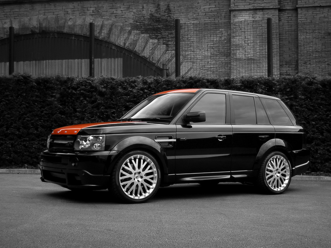 [Carscoop_Project-Kahn-Range-Rover-Sport-Vesuvius-9.jpg]